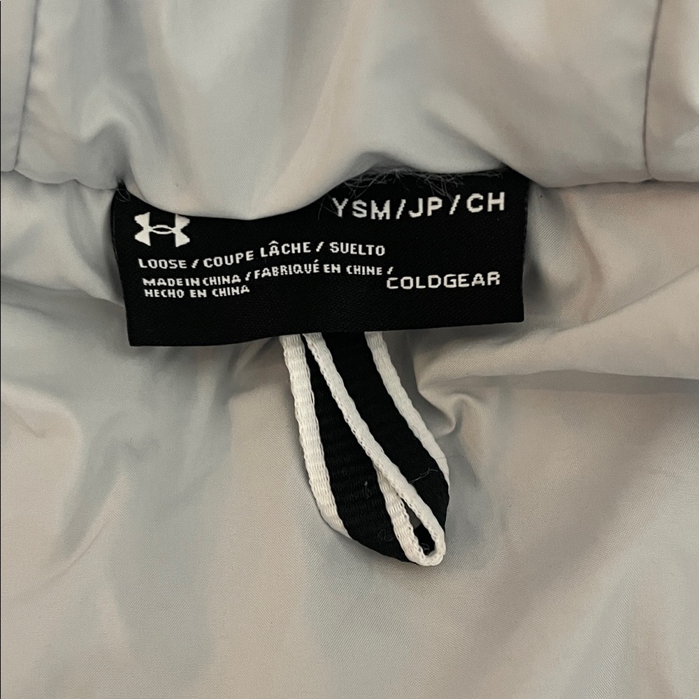 Girl’s Under Armour Light Gray Faux Fur Hooded Jacket - Picture 6 of 7